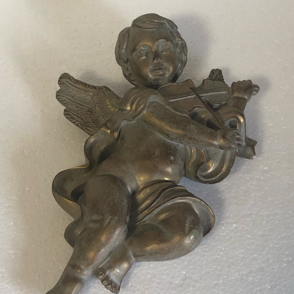 Cherub Wall Art Plaque in Antique Bronze Finish 8” Tall